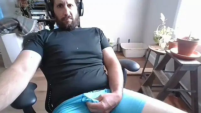 Snapshot of Eggplantout chatting on 08-04-26, 05:06 Eggplantout online show from 08-04-26, 05:06