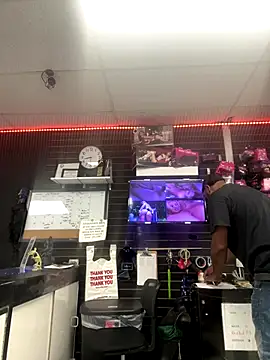 Snapshot of godiesel chatting on 10-22-25, 12:32 godiesel online show from 10-22-25, 12:32