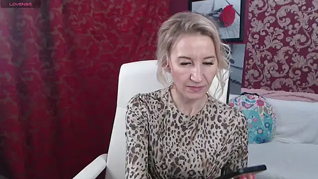 Snapshot of Sofia_Soul chatting on 02-24-25, 10:03 Sofia Soul online show from 02-24-25, 10:03