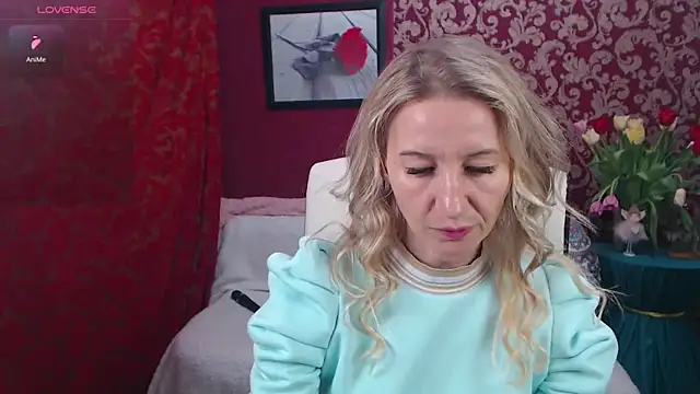 Snapshot of Sofia_Soul chatting on 03-09-25, 07:48 Sofia Soul online show from 03-09-25, 07:48