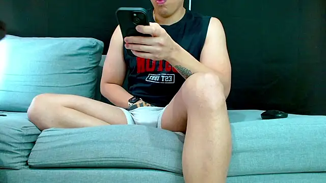 Danyer33 online show from 11-15-25, 03:43