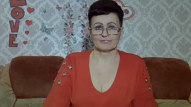 Snapshot of PaulaGolden chatting on 06-02-26, 04:40 PaulaGolden online show from 06-02-26, 04:40