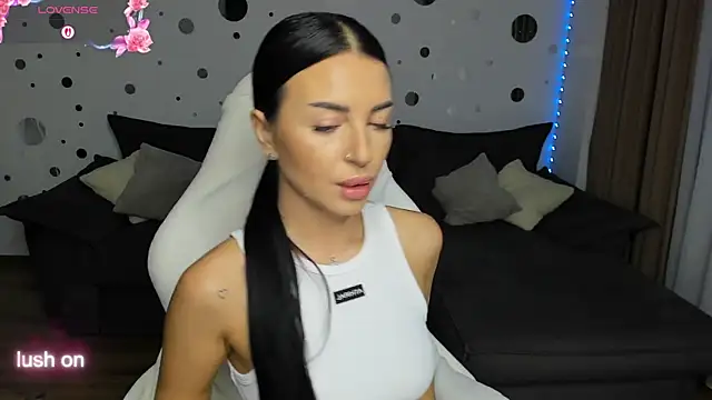 Just Mira  online show from 09-23-25, 04:19