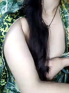 Snapshot of Fair-magic-woman chatting on 02-02-25, 03:10 Fair-magic-woman online show from 02-02-25, 03:10