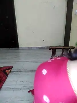 Snapshot of Fair-magic-woman chatting on 02-08-26, 11:30 Fair-magic-woman online show from 02-08-26, 11:30