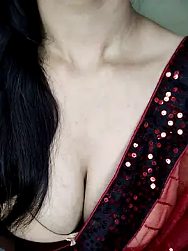 Snapshot of Fair-magic-woman chatting on 09-18-25, 09:29 Fair-magic-woman online show from 09-18-25, 09:29