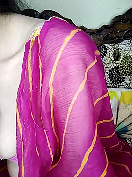 Snapshot of Fair-magic-woman chatting on 09-21-25, 06:02 Fair-magic-woman online show from 09-21-25, 06:02