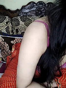 Snapshot of Fair-magic-woman chatting on 02-02-26, 07:13 Fair-magic-woman online show from 02-02-26, 07:13