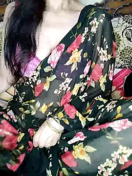 Snapshot of Fair-magic-woman chatting on 09-23-25, 07:43 Fair-magic-woman online show from 09-23-25, 07:43