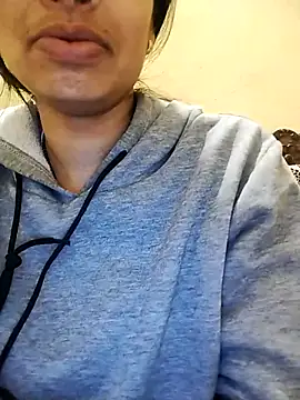 Snapshot of Fair-magic-woman chatting on 02-14-26, 04:18 Fair-magic-woman online show from 02-14-26, 04:18