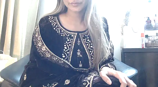 Snapshot of trippy_tina chatting on 01-30-25, 06:32 trippy tina online show from 01-30-25, 06:32