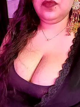 Snapshot of Suhanakhan00 chatting on 05-17-26, 08:20 Suhanakhan00 online show from 05-17-26, 08:20