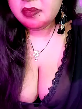 Snapshot of Suhanakhan00 chatting on 02-15-26, 07:57 Suhanakhan00 online show from 02-15-26, 07:57