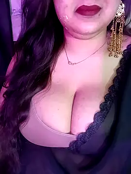 Snapshot of Suhanakhan00 chatting on 05-27-26, 12:34 Suhanakhan00 online show from 05-27-26, 12:34