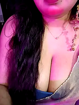Snapshot of Suhanakhan00 chatting on 03-01-26, 06:35 Suhanakhan00 online show from 03-01-26, 06:35