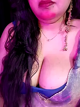 Snapshot of Suhanakhan00 chatting on 03-01-26, 06:41 Suhanakhan00 online show from 03-01-26, 06:41