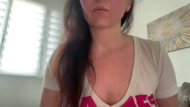 Snapshot of Serena_4you chatting on 04-26-26, 06:05 Serena 4you online show from 04-26-26, 06:05