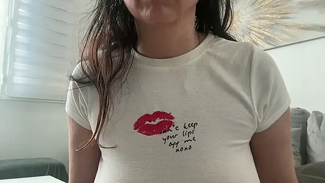 Snapshot of Serena_4you chatting on 05-22-26, 04:27 Serena 4you online show from 05-22-26, 04:27