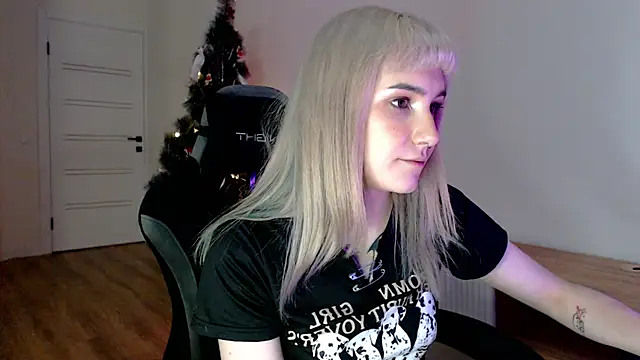 Princess Shy    online show from 02-18-25, 05:42