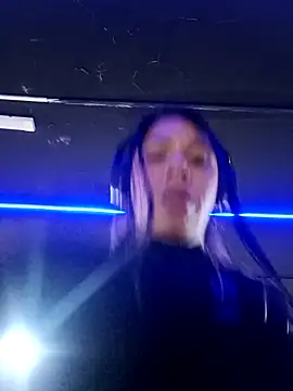 Karenn12 online show from 10-31-25, 02:19