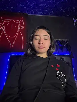 Sophie LS online show from 12-23-25, 02:22