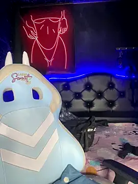 Sophie LS online show from 09-26-25, 04:30