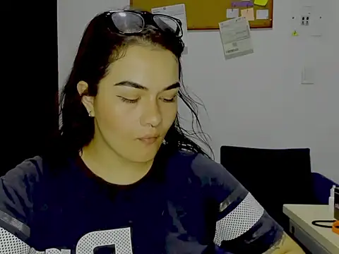 Babe-sofi online show from 07-20-26, 01:57