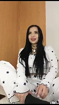 Snapshot of Alissfressa chatting on 06-15-26, 02:12 Alissfressa online show from 06-15-26, 02:12