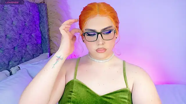 Snapshot of astridjonness chatting on 02-11-26, 01:27 astridjonness online show from 02-11-26, 01:27