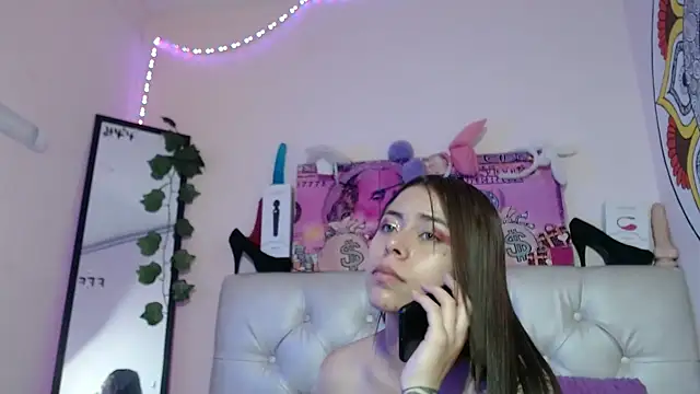 Snapshot of sarawiliamx chatting on 03-03-25, 02:22 sarawiliamx online show from 03-03-25, 02:22