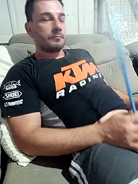 Snapshot of KAZADO_LIBERAL chatting on 10-27-25, 12:33 KAZADO LIBERAL online show from 10-27-25, 12:33