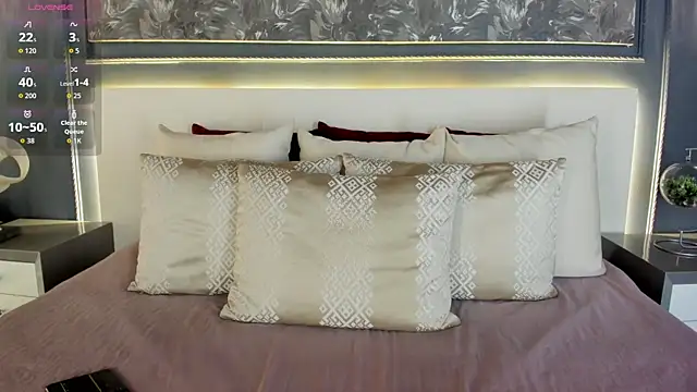 IvyEllis online show from 11-18-25, 01:03