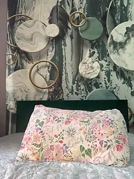 Laura Millf online show from 02-28-26, 02:06