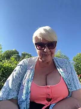 Laura Millf online show from 07-18-26, 02:47
