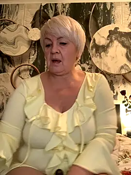 Laura Millf online show from 11-08-25, 03:26