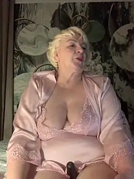 Laura Millf online show from 03-06-26, 05:41