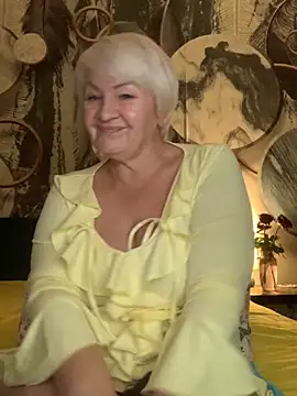 Laura Millf online show from 11-21-25, 04:39