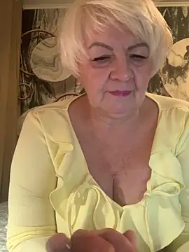 Laura Millf online show from 03-08-26, 06:33