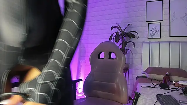 Lizzie-Evans online show from 09-28-25, 12:12