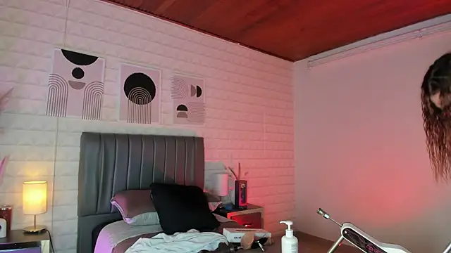 Lizzie-Evans online show from 06-11-26, 12:13