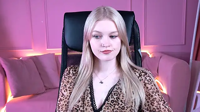 GraceGlamour online show from 12-15-25, 01:17