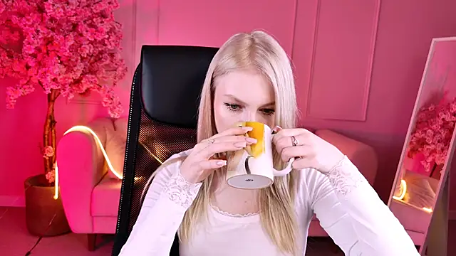 GraceGlamour online show from 11-12-25, 01:04