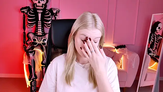 GraceGlamour online show from 10-22-25, 05:07