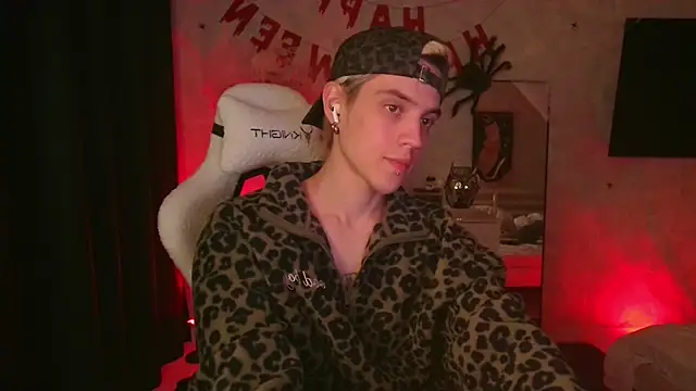 etieeis online show from 10-28-25, 04:17