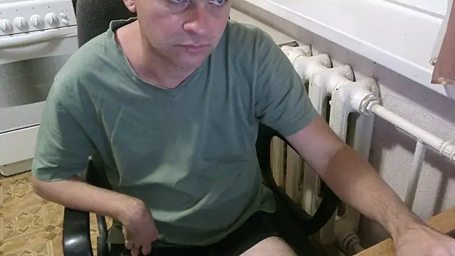 Snapshot of AlDON59 chatting on 09-18-25, 06:00 AlDON59 online show from 09-18-25, 06:00