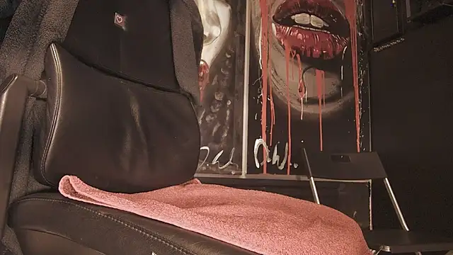 Snapshot of dani4334 chatting on 09-23-25, 09:00 dani4334 online show from 09-23-25, 09:00