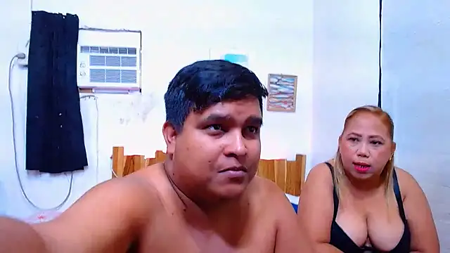 Snapshot of lucasandSofi chatting on 05-24-26, 06:30 lucasandSofi online show from 05-24-26, 06:30