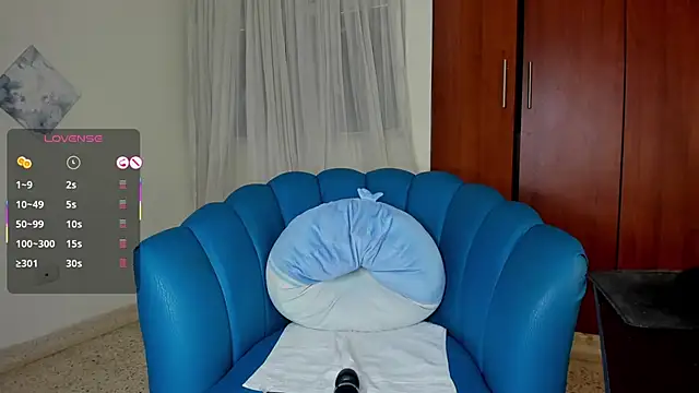 Julie Markk online show from 10-29-25, 06:40