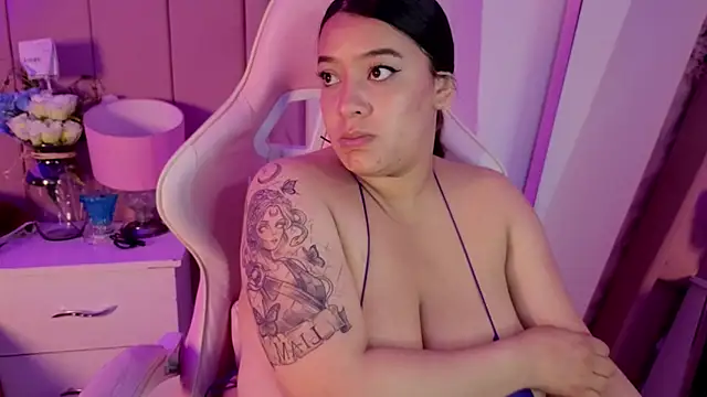 MollyBigBoobs12 online show from 06-09-26, 09:16