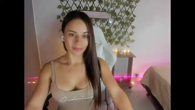 Sara lopez 28 online show from 10-27-25, 05:14